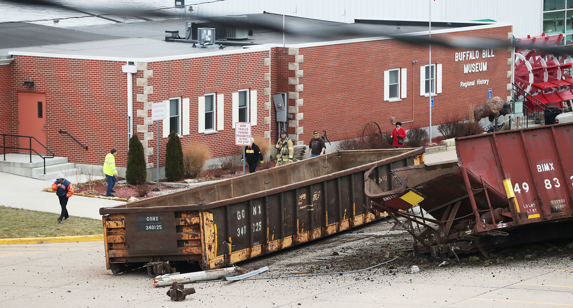 010320-qc-train-derail-003